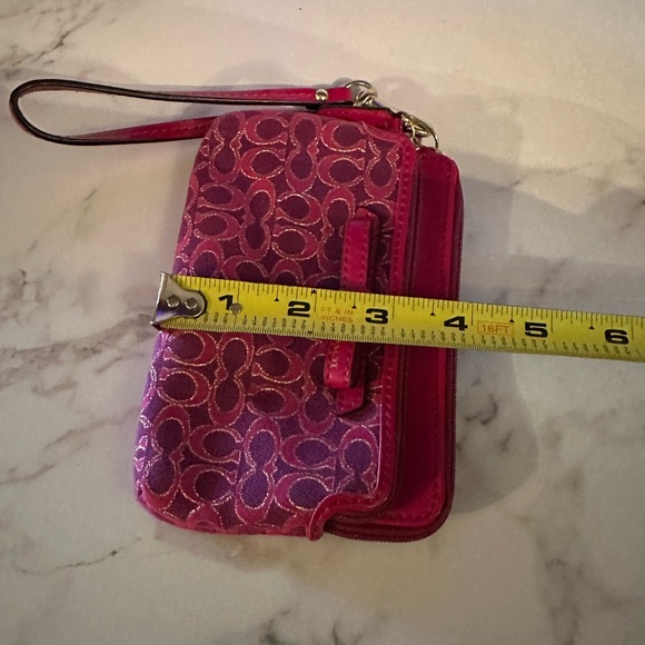 Coach Poppy Signature Bow Wristlet Fuchsia & Gold - Picture 11 of 17